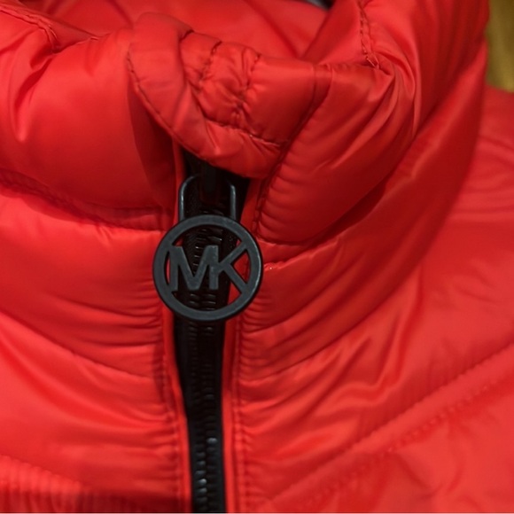 MICHAEL Michael Kors Perfect Red Down Quilted Sz. Med. Vest - Picture 4 of 16